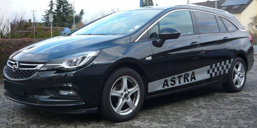 Opel Astra Kombi - Teilfolierung - Seitendekor