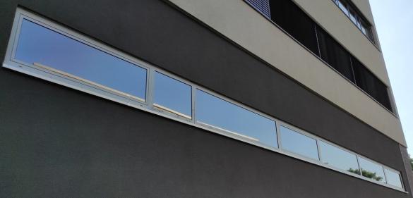 Sonnenschutzfolie neutral für eine IT Firma in Darmstadt, sie bietet den Angestellten Hitzeschutz, UV-Schutz und Blendschutz.