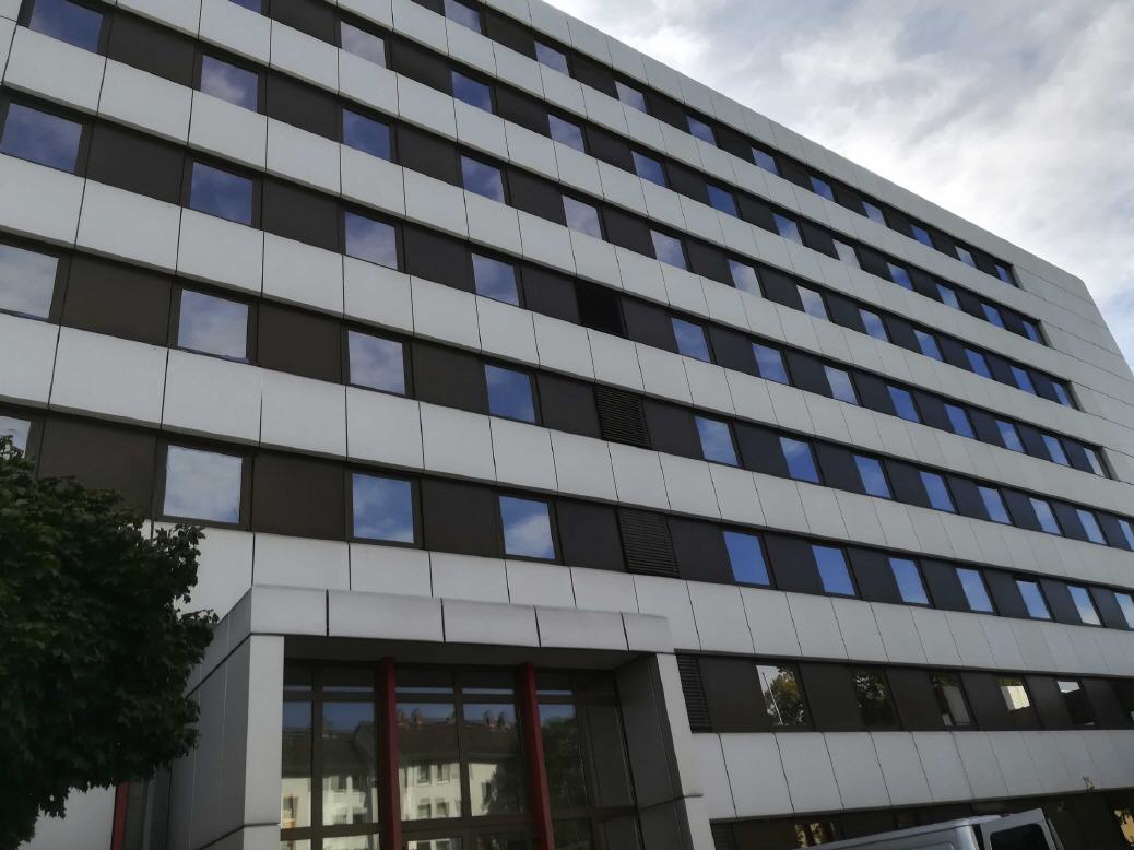 Sonnenschutzfolie Biontech Mainz